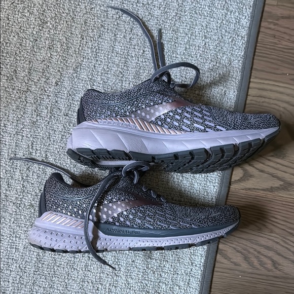 Brooks Shoes - Brooks Adrenaline GTS 21